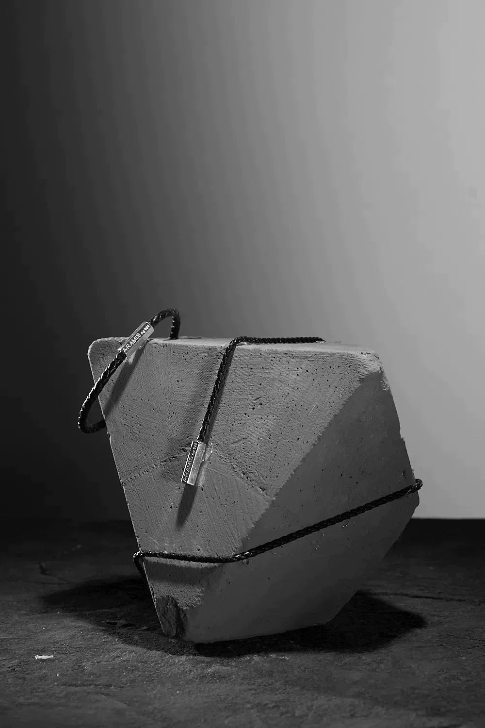 COLAR COURO E PRATA PRATA