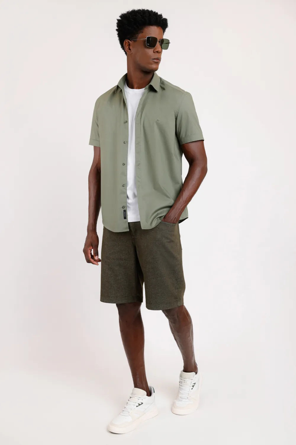 BERMUDA MOLINE COLOR VERDE MILITAR