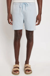 BERMUDA COM ELÁSTICO COLOR AZUL CLARO