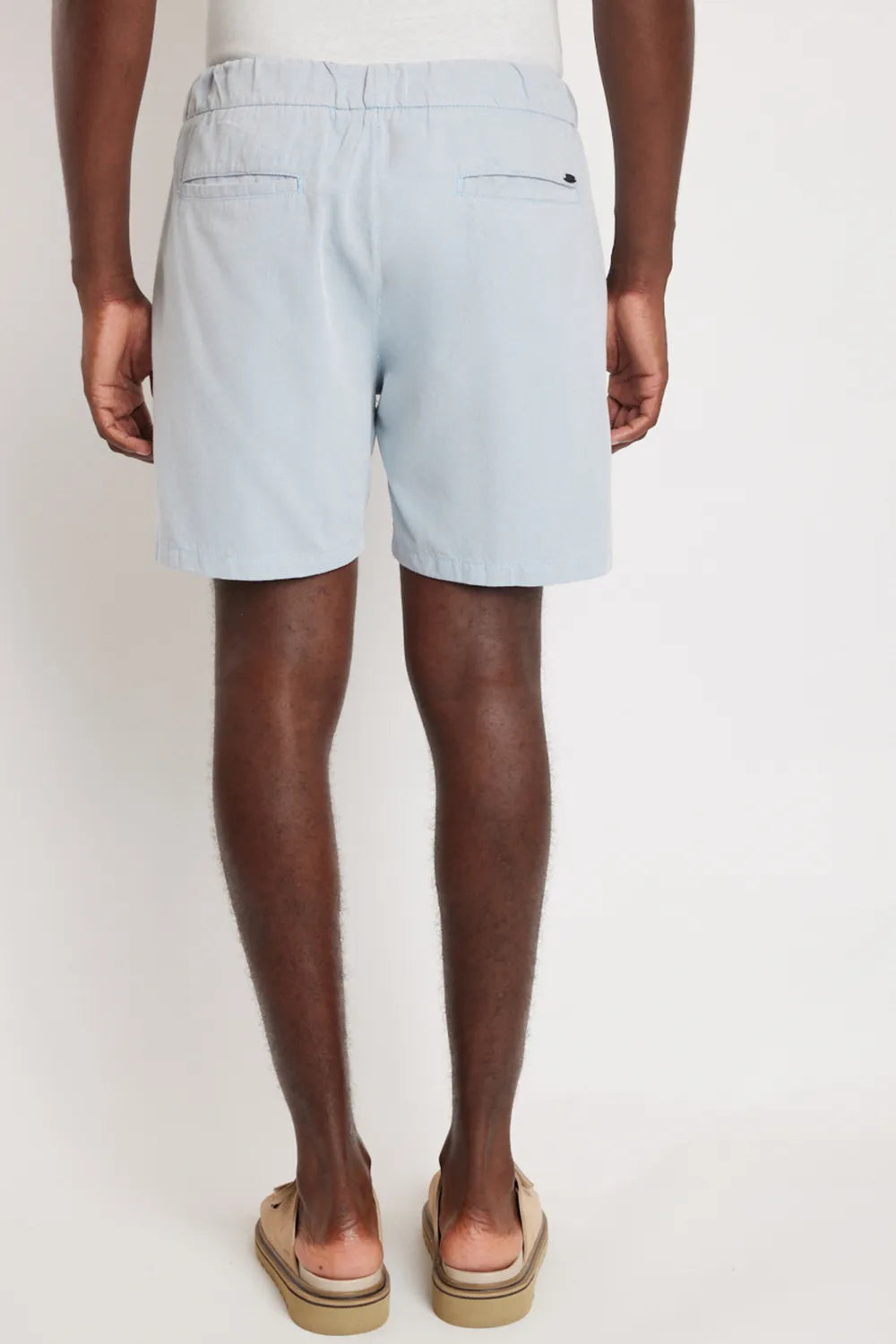 BERMUDA COM ELÁSTICO COLOR AZUL CLARO