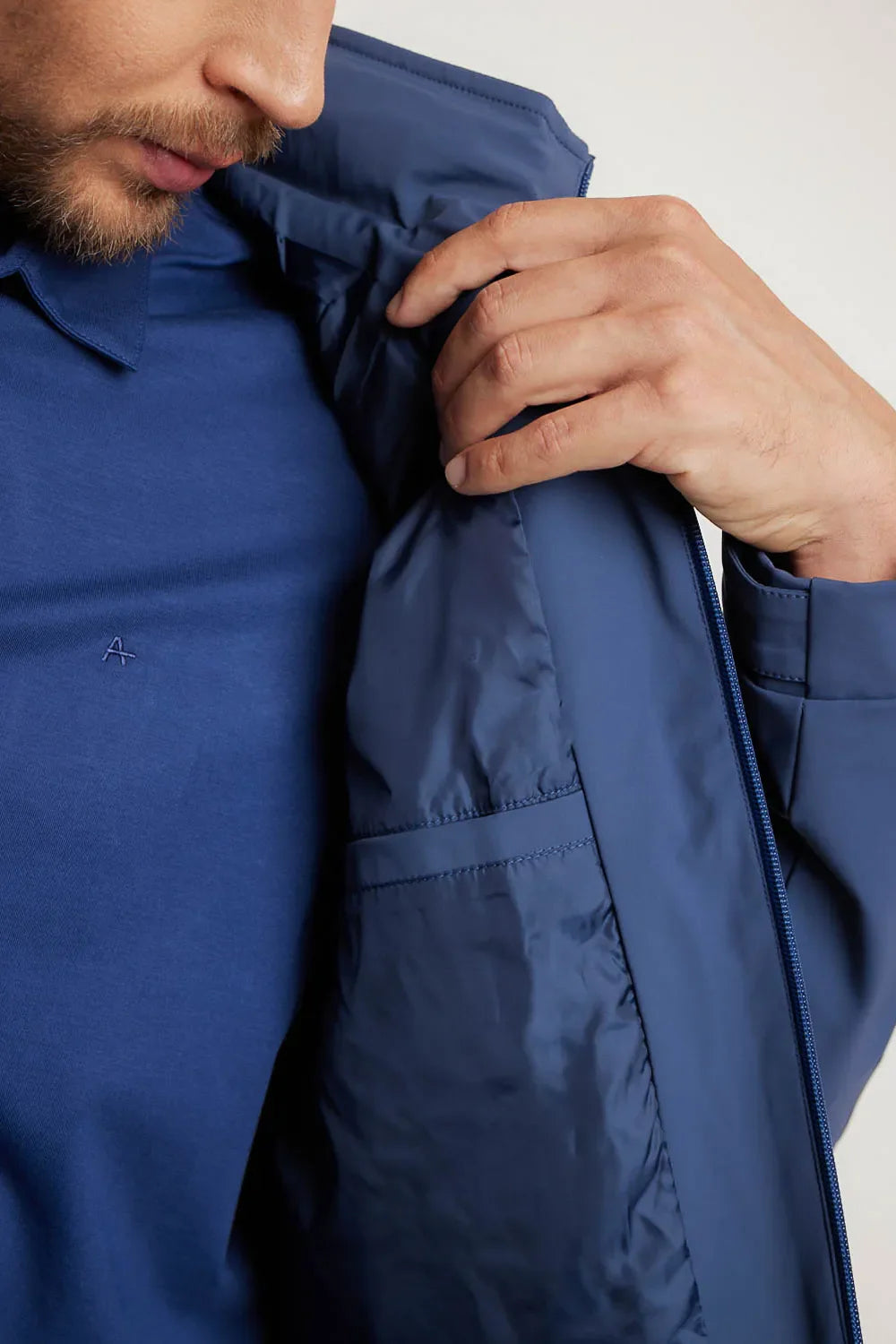 JAQUETA NYLON CAPUZ RETRATIL LIQUID REPELLER ALUMINIO