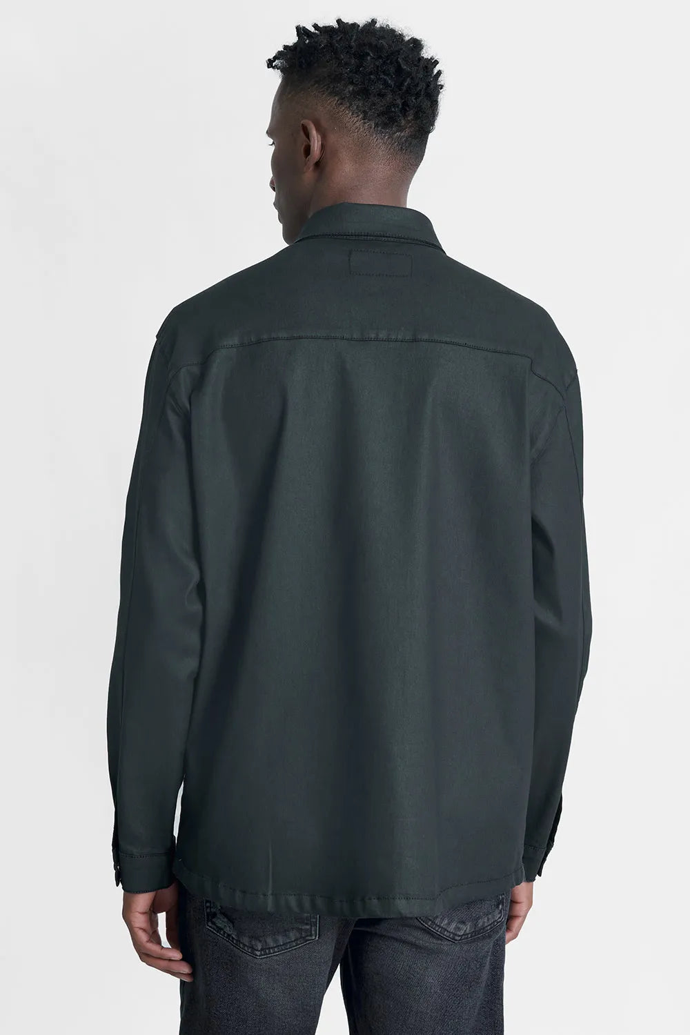 JAQUETA OVERSHIRT ICON RESINADA PRETO