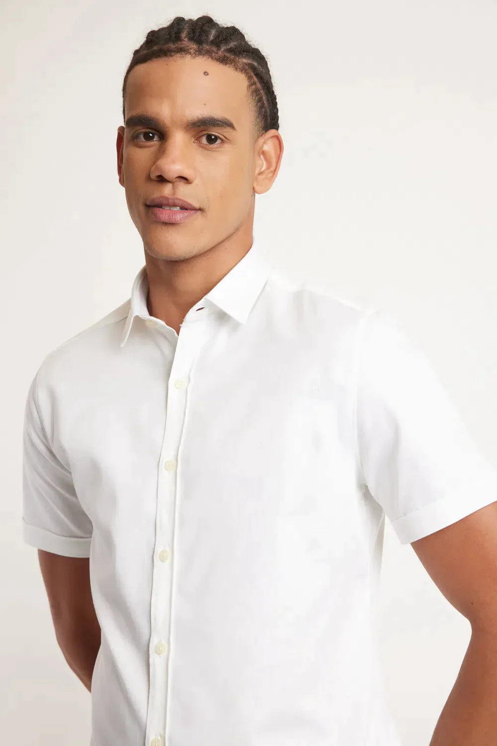 CAMISA SUPER SLIM MANGA CURTA EM CETIM COM ELASTANO BRANCO