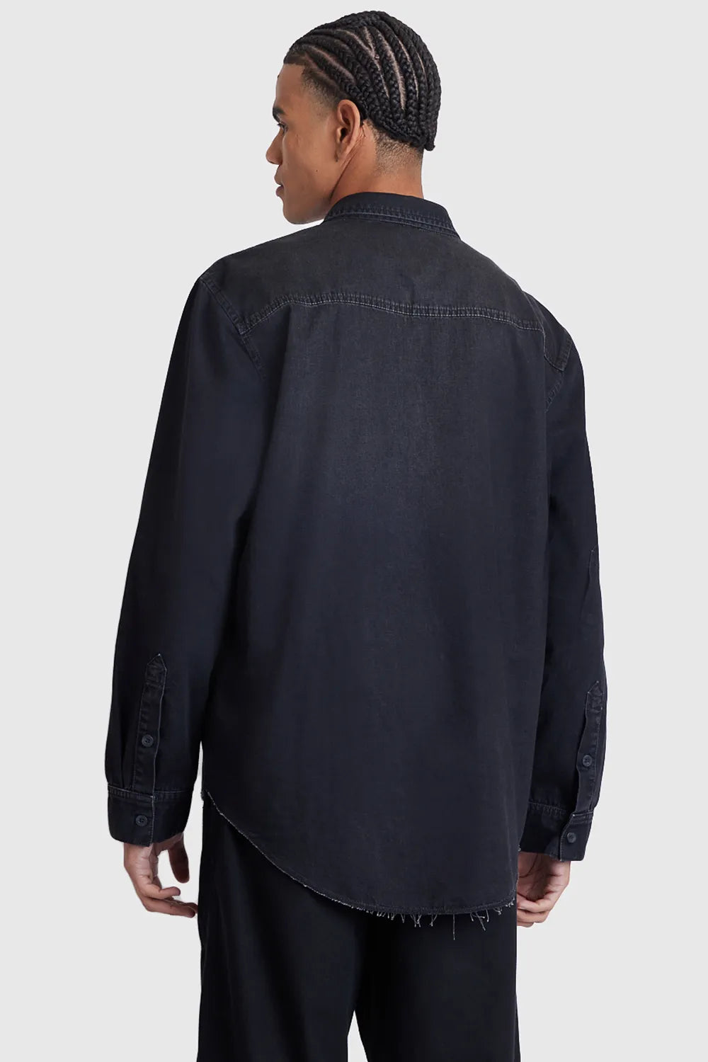 CAMISA MANGA LONGA OFF AND BLACK REGULAR JEANS DESTROYED COM BOLSOS PRETO