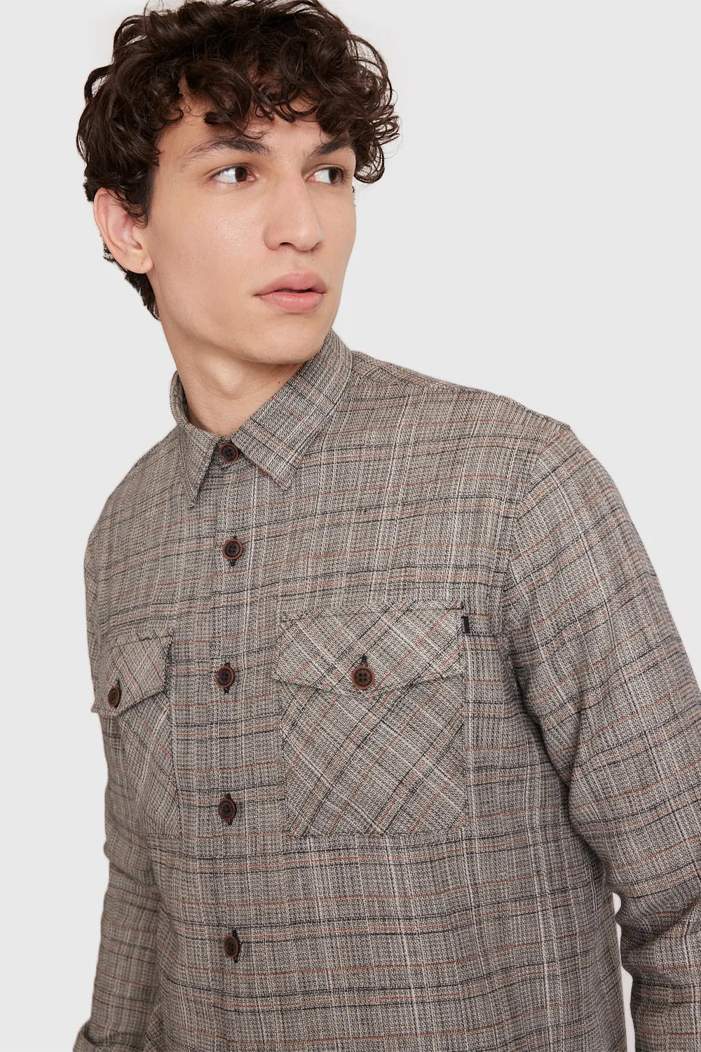 CAMISA MANGA LONGA MOVE AMPLA XADREZ COM BOLSOS CÁQUI COM PRETO