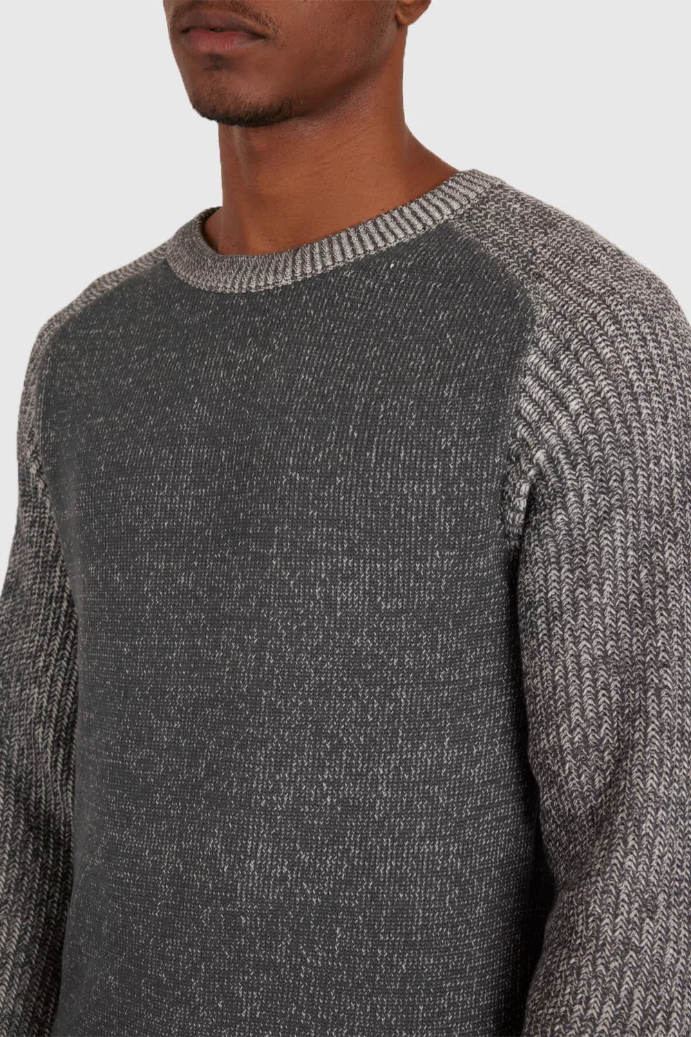 TRICOT MANGA LONGA RAGLAN BINADO CINZA