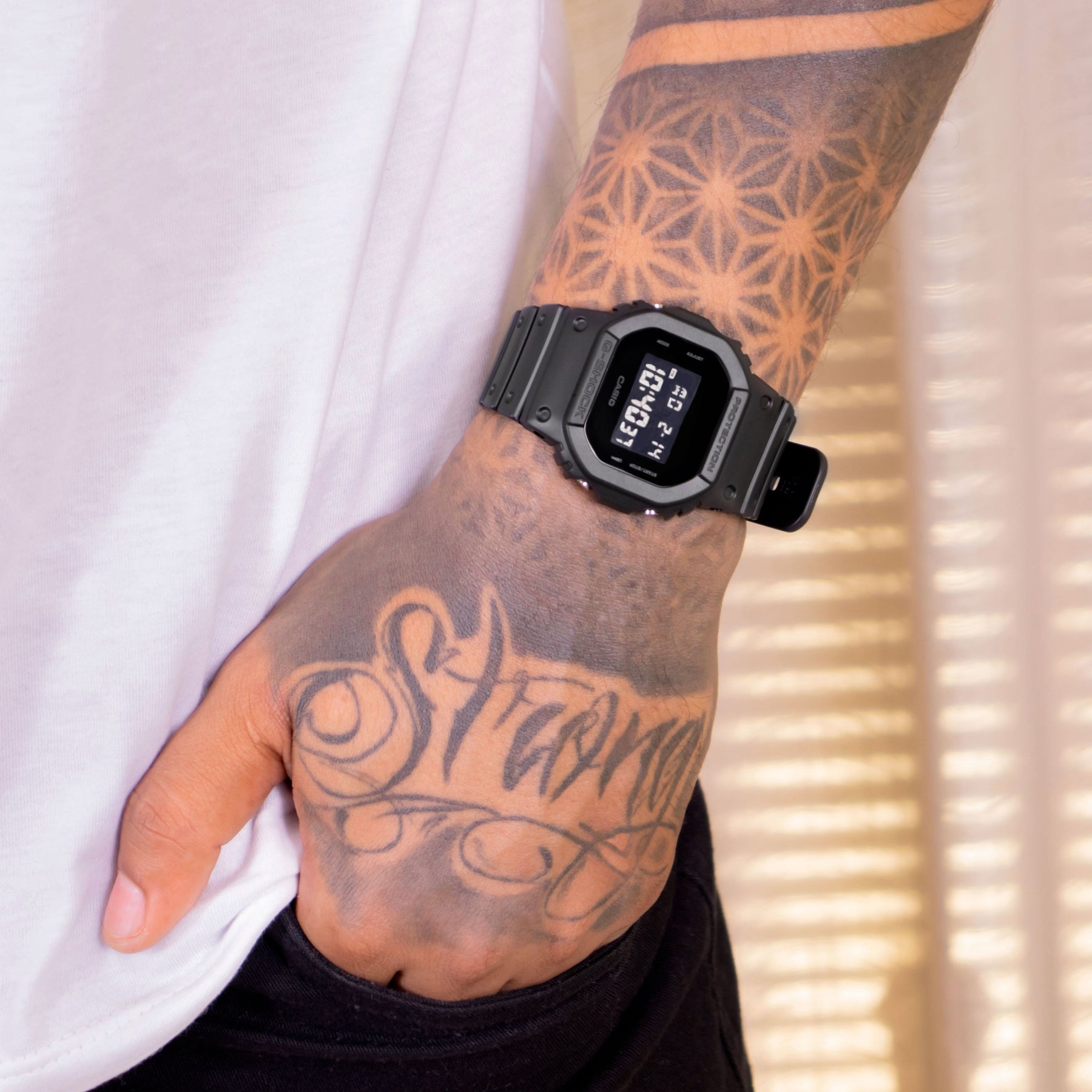 RELÓGIO CASIO MASCULINO G-SHOCK DIGITAL DW-5600BB-1DR