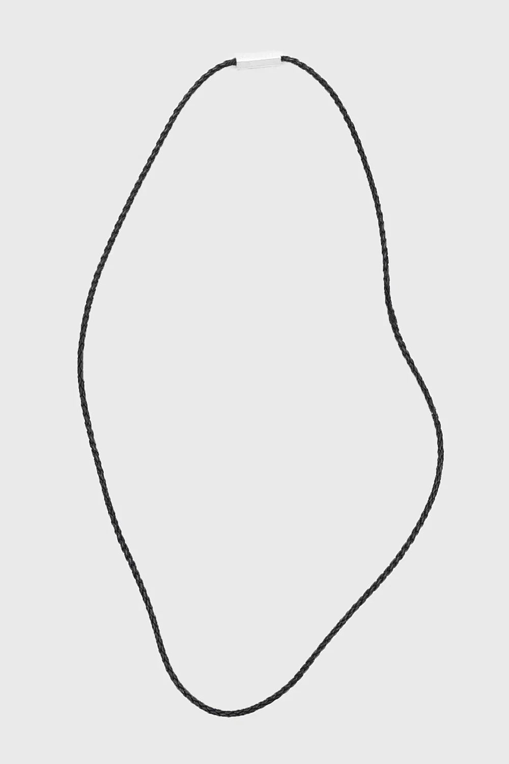 COLAR COURO E PRATA PRATA