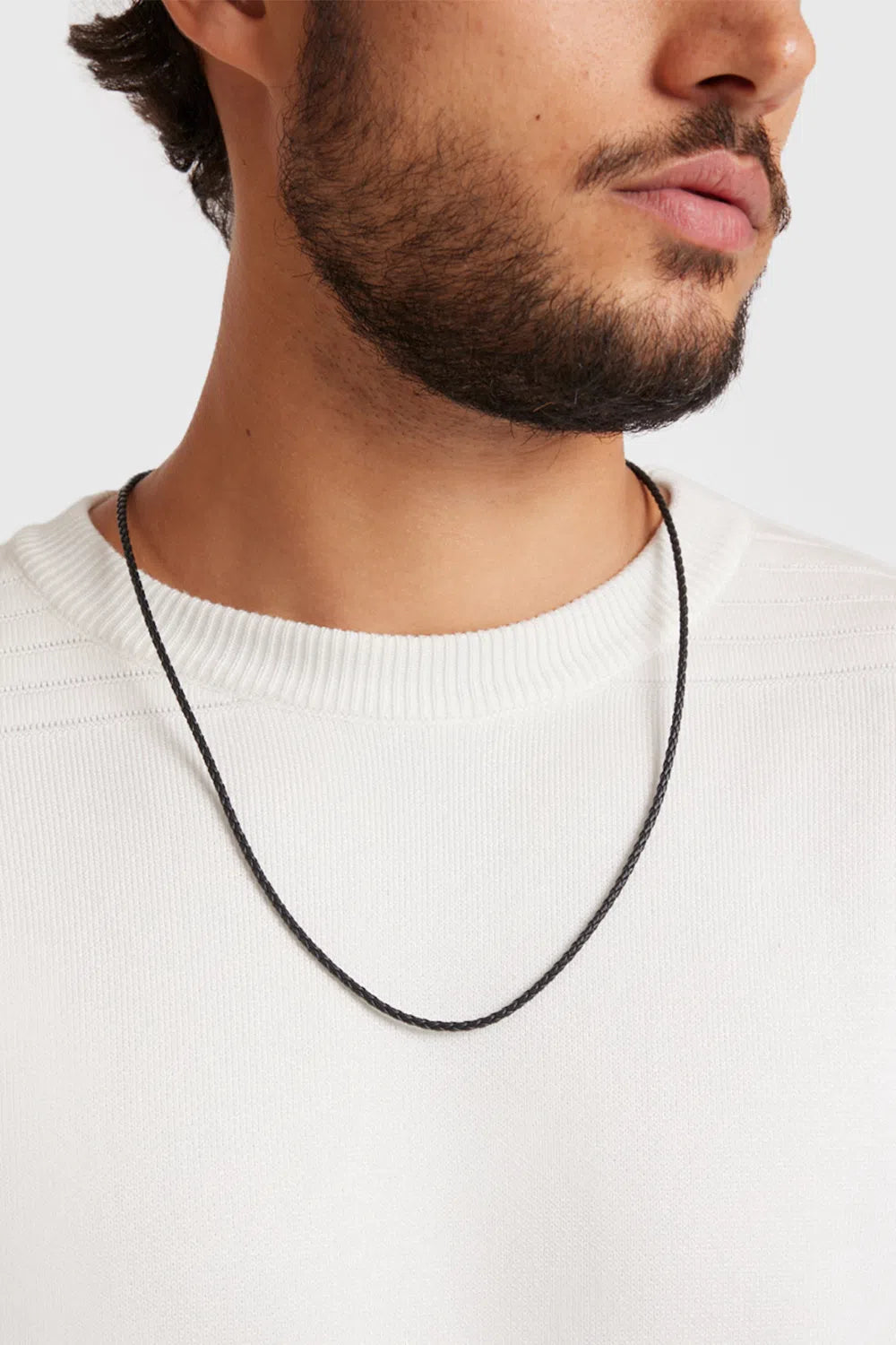 COLAR COURO E PRATA PRATA