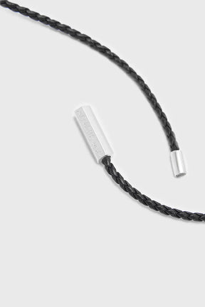 COLAR COURO E PRATA PRATA