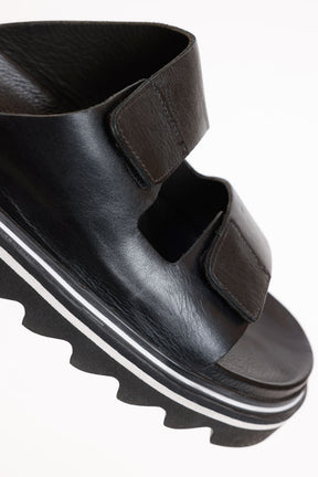 SANDÁLIA ARAMIS RESORT COURO PRETO