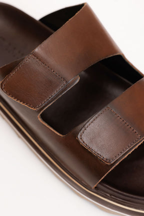 SANDÁLIA ARAMIS RESORT COURO CHOCOLATE