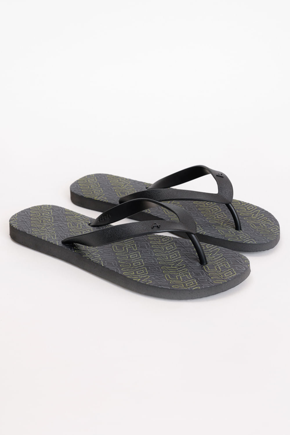 CHINELO ARAMIS TECH PRETO