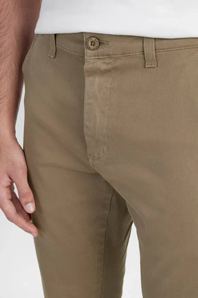 CALÇA COLOR CHINO CLÁSSICA CAQUI