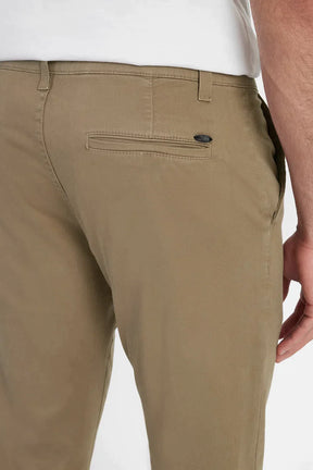 CALÇA COLOR CHINO CLÁSSICA CAQUI