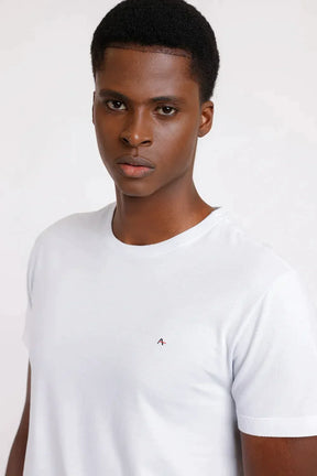 CAMISETA MANGA CURTA MAQUINETADA BRANCO