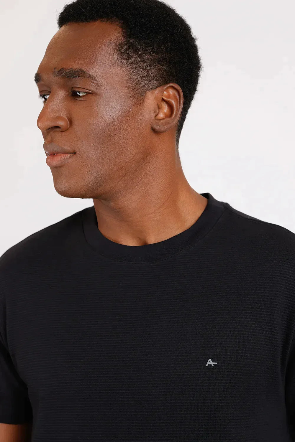 CAMISETA MANGA CURTA SUEDINE CANELADO LISO