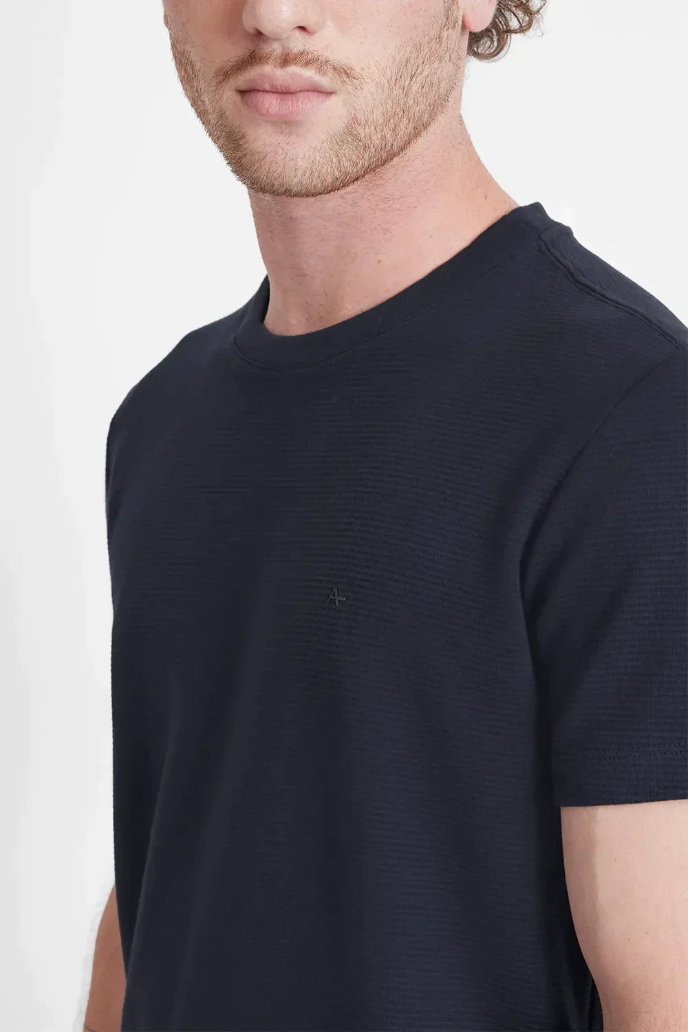 CAMISETA MANGA CURTA SUEDINE CANELADO LISO