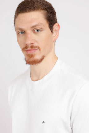 CAMISETA MANGA CURTA SUEDINE CANELADO LISO