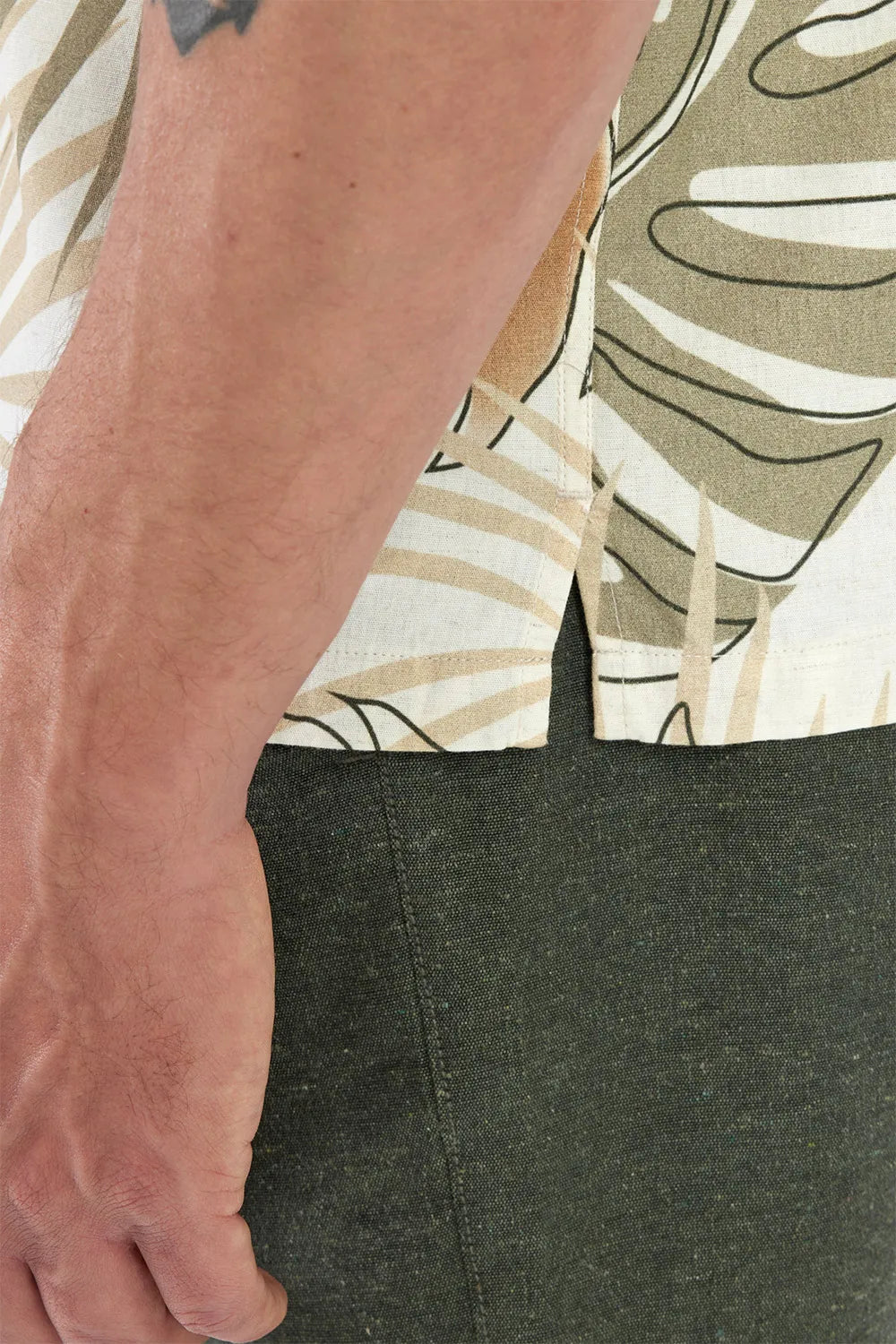 CAMISA REGULAR VISCOSE EST FOLHAGEM CAQUI