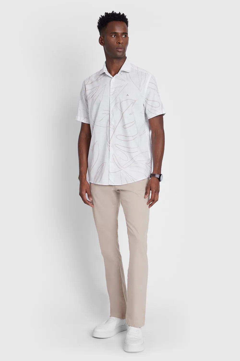 CAMISA REGULAR FLAME FLORLINE BRANCO COM NATURAL