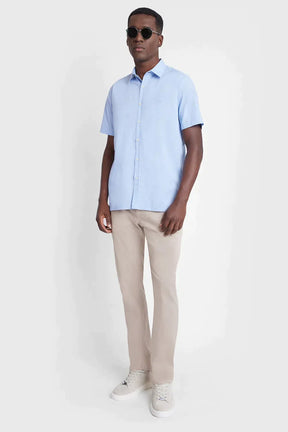 CAMISA MANGA CURTA REGULAR EM TRICOLINE TEXTURIZADO AZUL CLARO