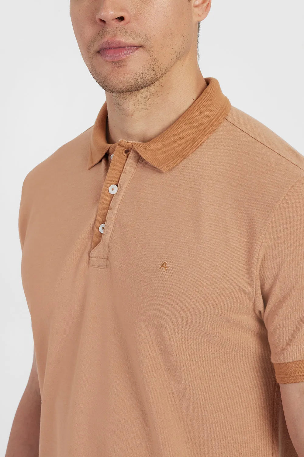 POLO MANGA CURTA PEITILHO DUPLO CARAMELO