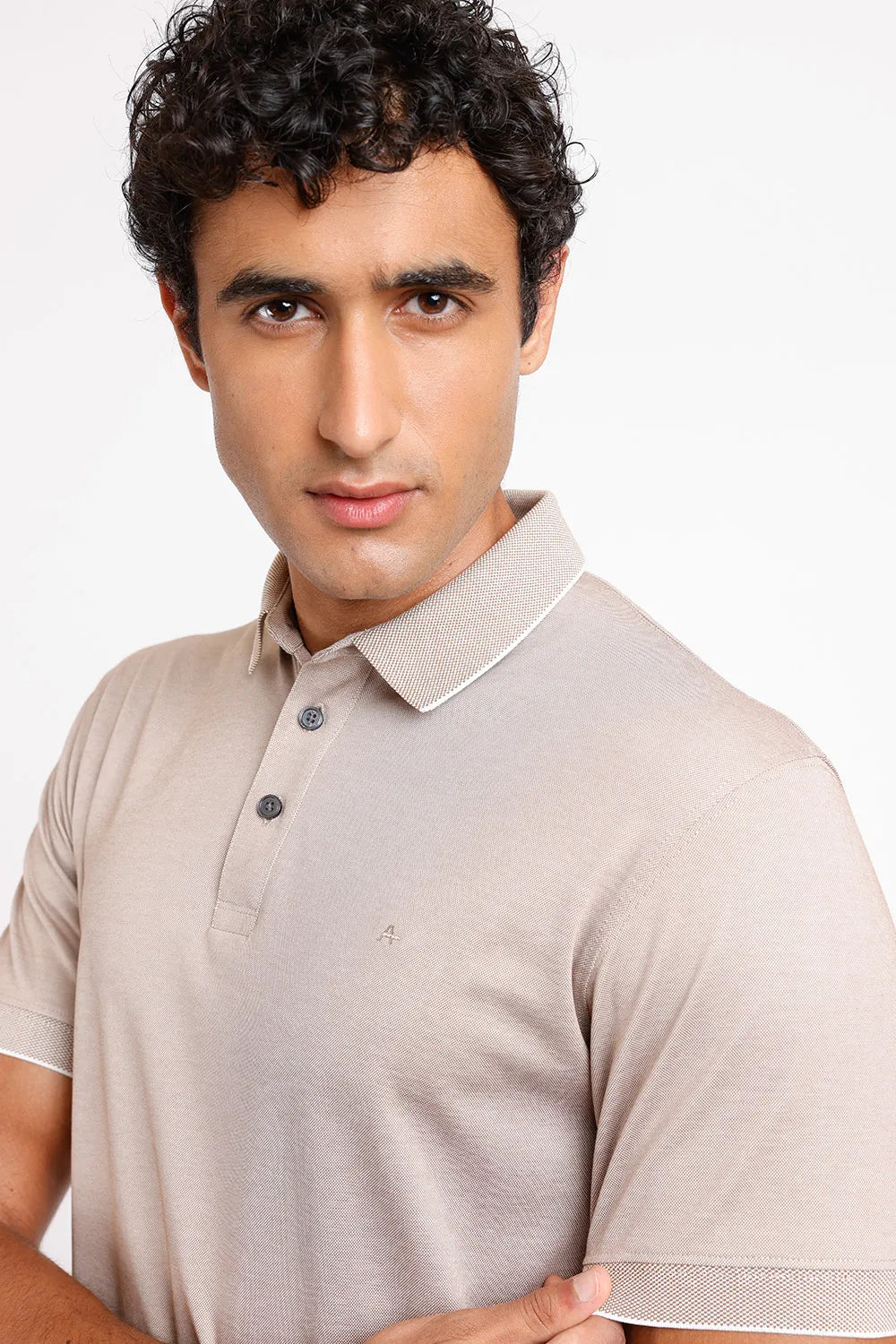 POLO INTERLOCK TECH MANGA CURTA CÁQUI SAFARI