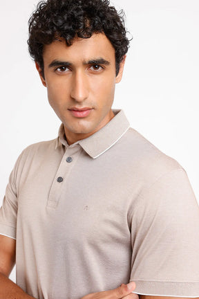 POLO INTERLOCK TECH MANGA CURTA CÁQUI SAFARI