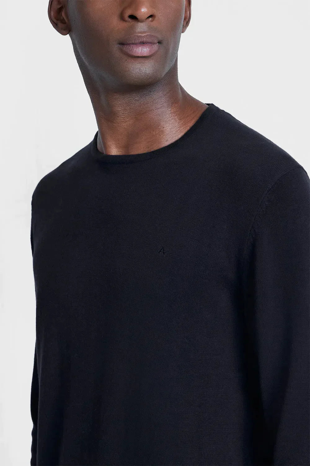 TRICOT MANGA LONGA GOLA CARECA PRETO