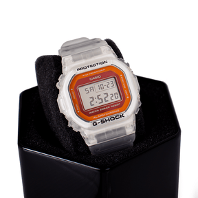 RELÓGIO CASIO G-SHOCK BRANCO SEMITRANSPARENTE DW-5600LS-7DR